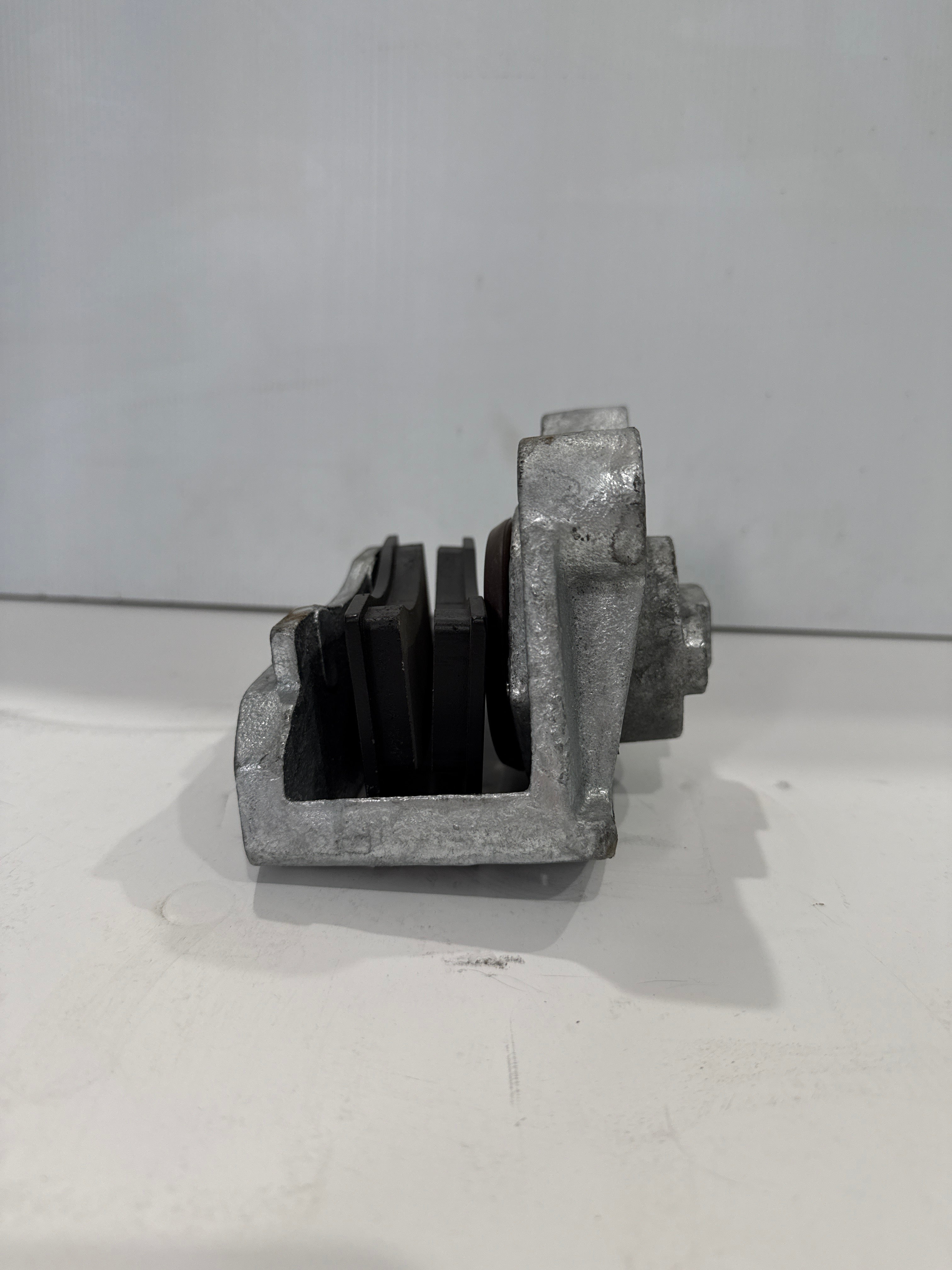Hydraulic Brake Caliper with Pads - CH100G